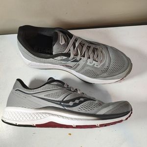 Saucony Omni 19 Everun black and Silver Men's Size 10